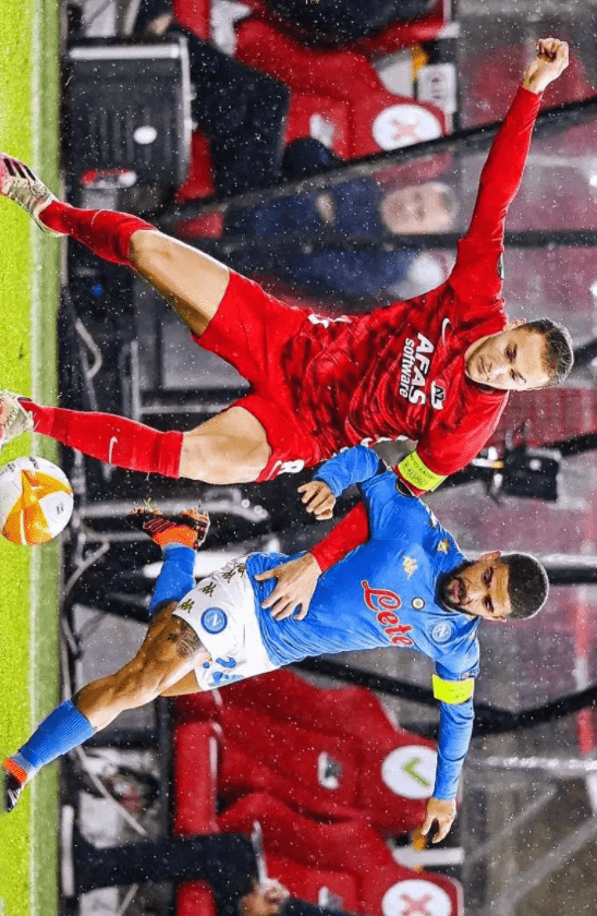 从侧面看 从侧面看